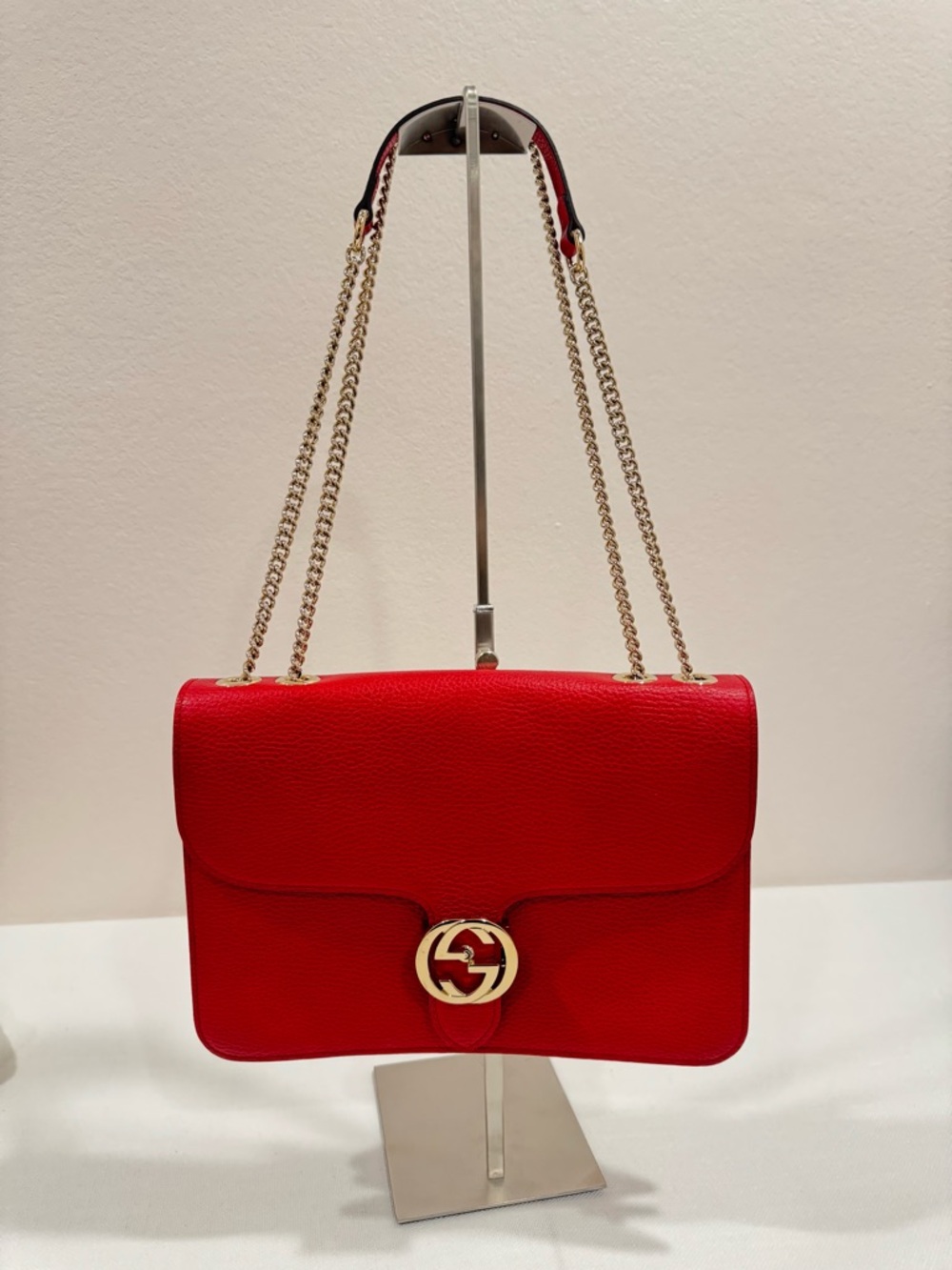 Gucci GG Dollar Calf Red Interlocking Chain Handbag EUC - Picture 2 of 6
